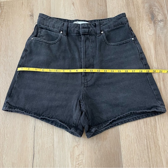 Zara High Waisted Button Fly Five Pocket Jean / Denim Shorts Women’s Size 6 - Picture 7 of 9